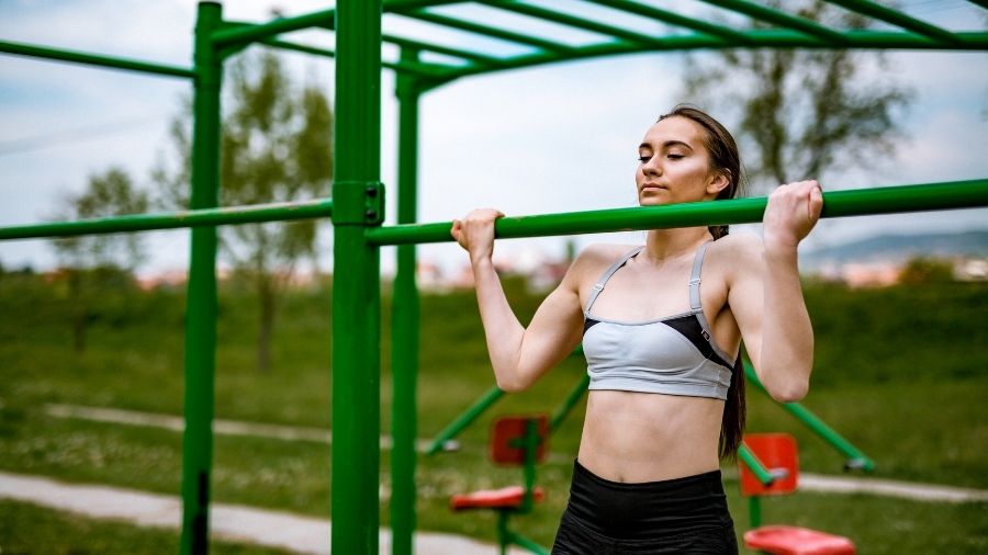 Chin-Up vs. Pull-Up For Beginners